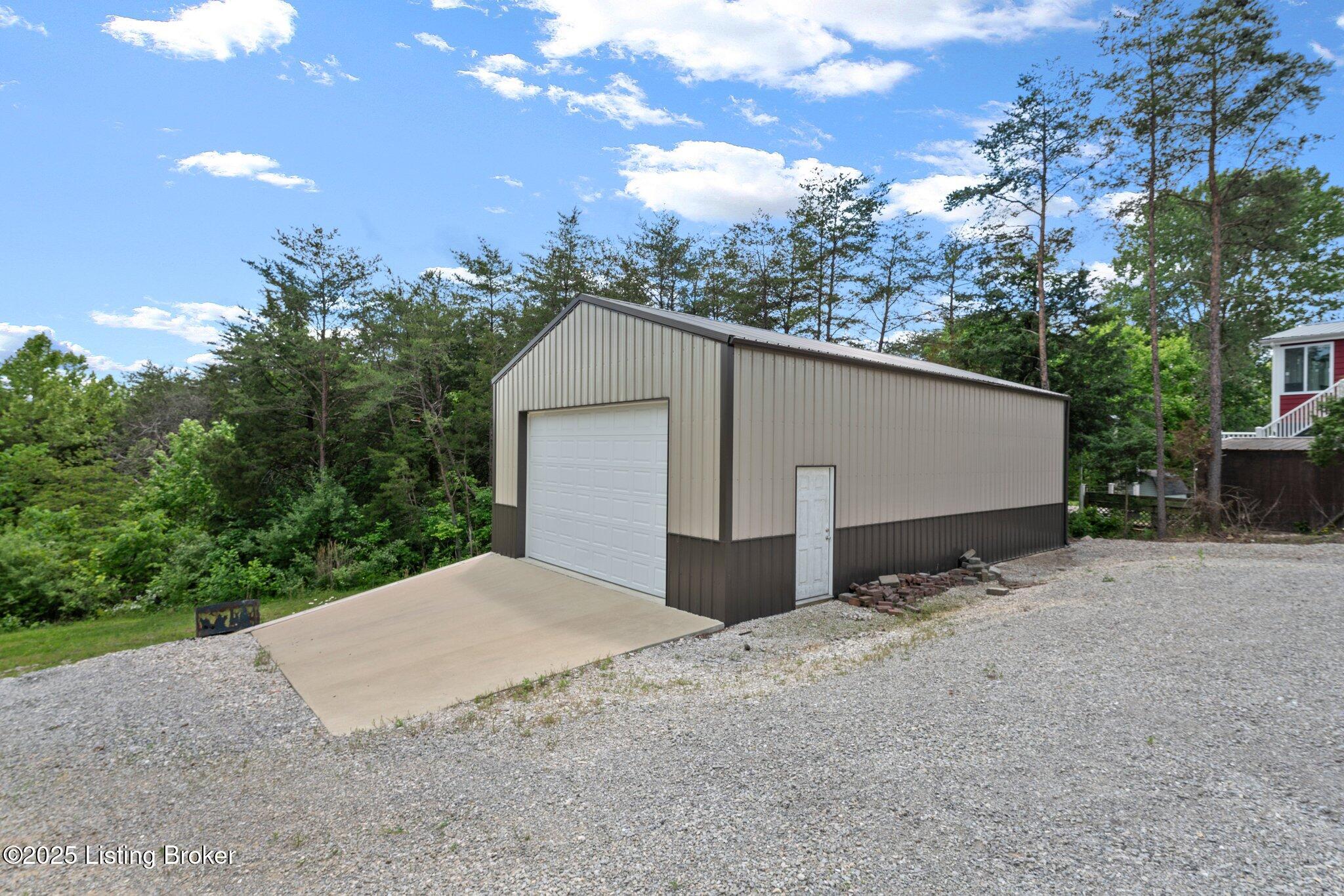 702 Lakeview Cir, Clarkson, Pennsylvania image 4