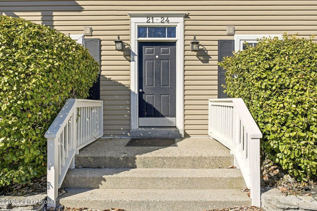 Photo of 410 Mockingbird Valley Rd #21, Louisville, KY 40207 (MLS # 1709748)