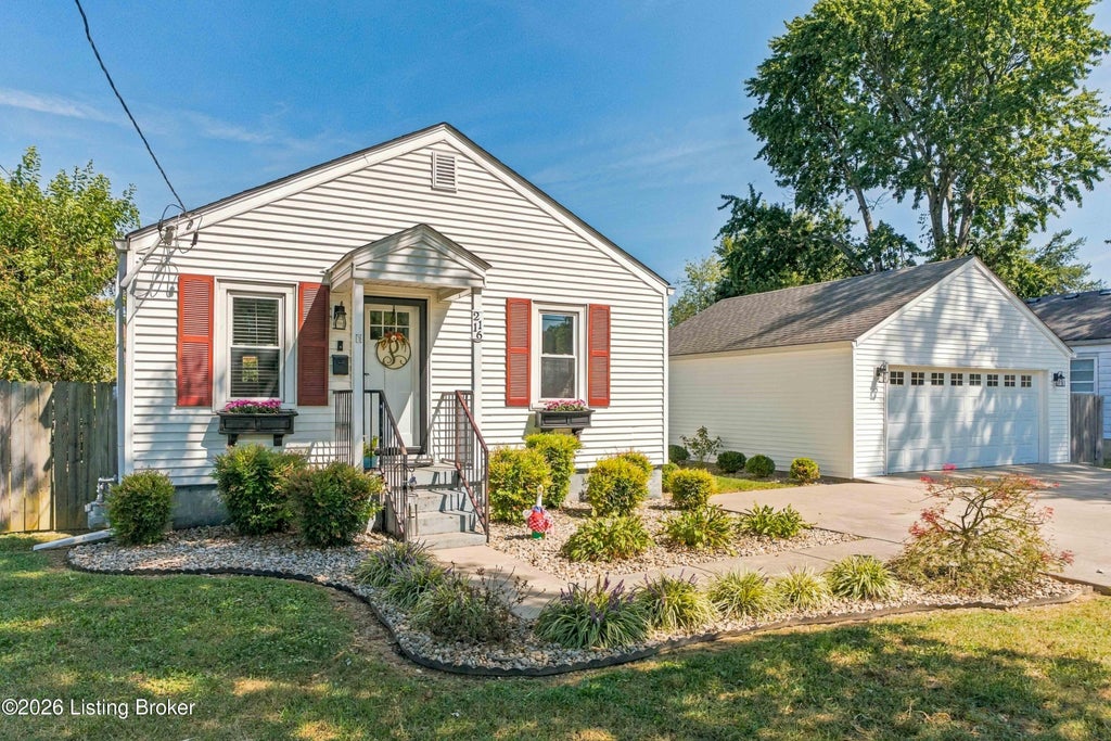 Photo of 2116 Ronnie Ave, Louisville, KY 40216 (MLS # 1729244)