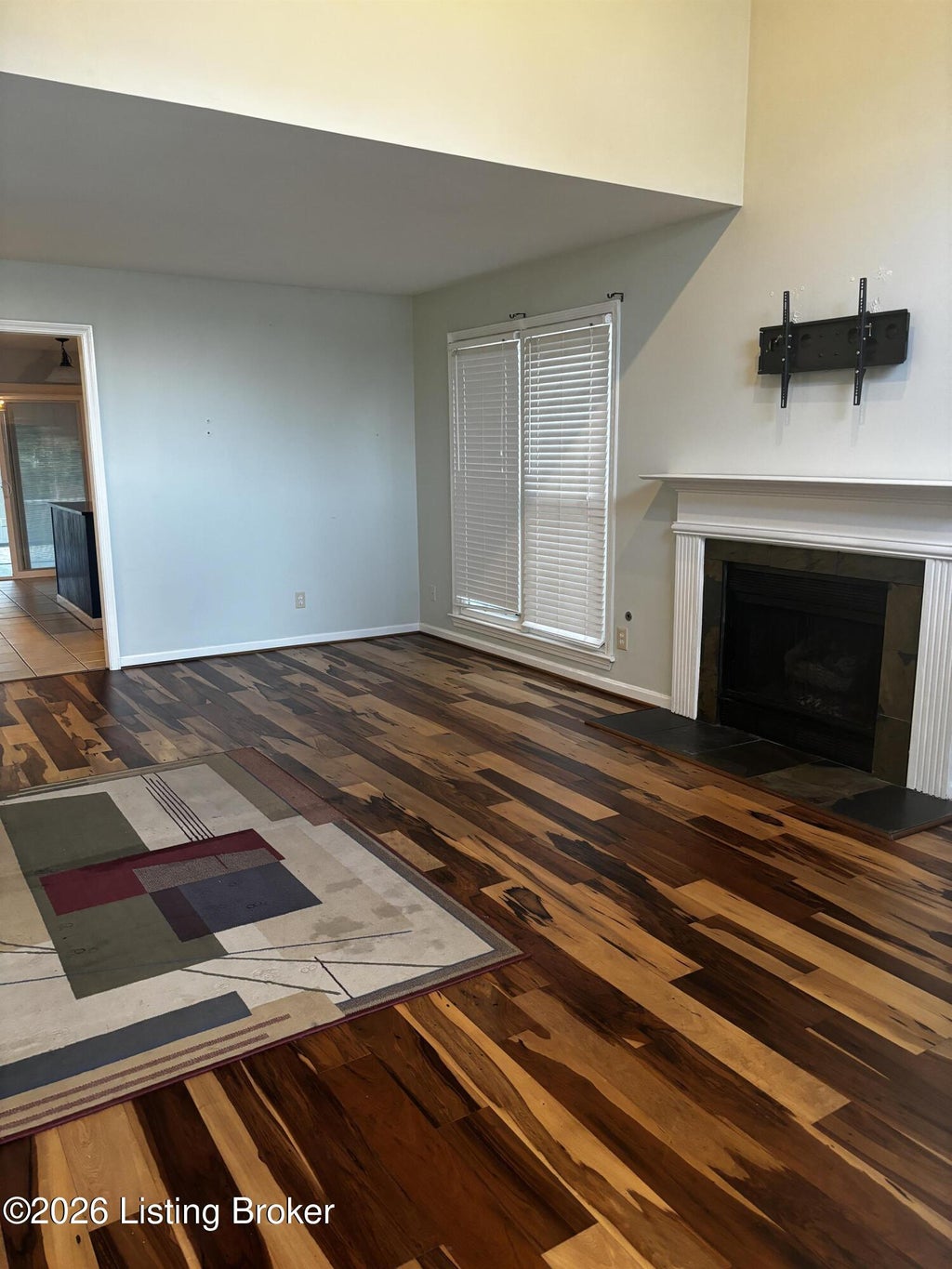 Photo of 8112 Cloudcroft Ln, Louisville, KY 40220 (MLS # 1729044)