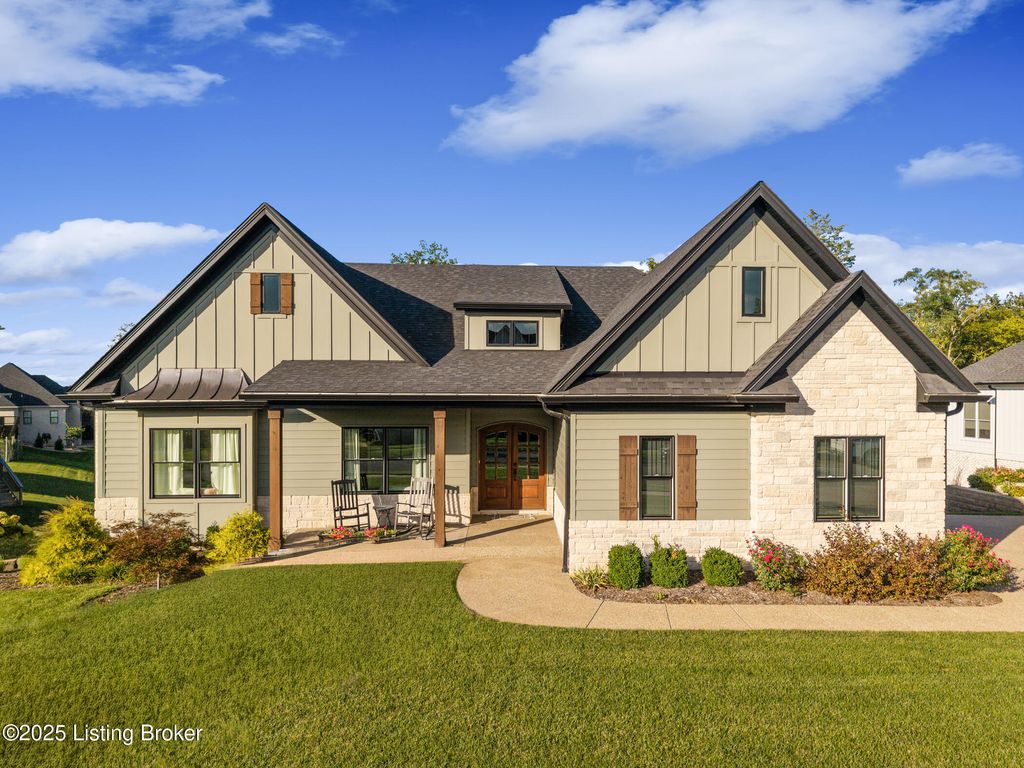 Photo of 17511 Shakes Creek Dr, Louisville, KY 40023 (MLS # 1714434)