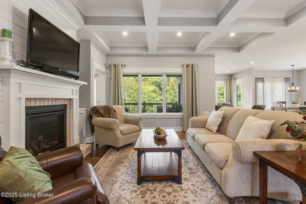 Photo of 17511 Shakes Creek Dr, Louisville, KY 40023 (MLS # 1714434)