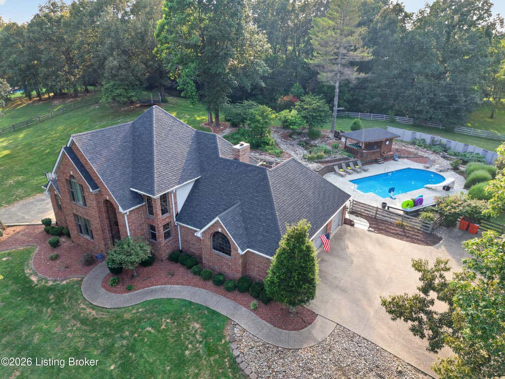 Photo of 257 Fern Valley Ct, Elizabethtown, KY 42701 (MLS # 1725096)