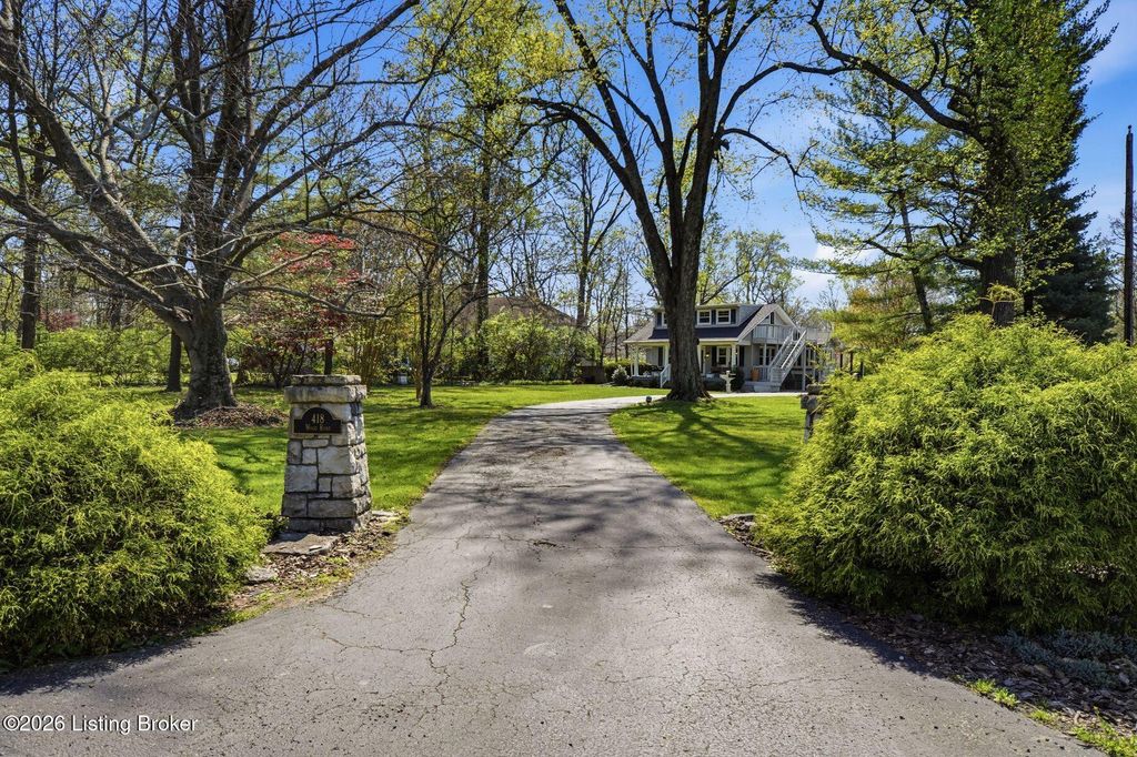 Photo of 418 Wood Rd, Louisville, KY 40222 (MLS # 1715289)