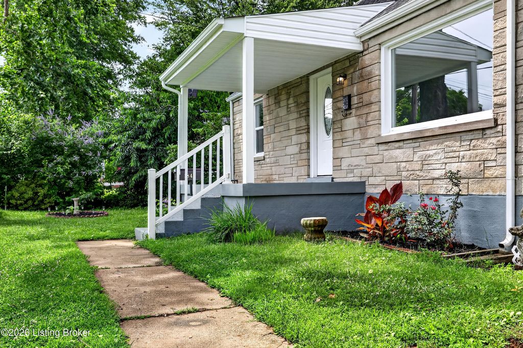 Photo of 1845 Farnsley Rd, Louisville, KY 40216 (MLS # 1722374)