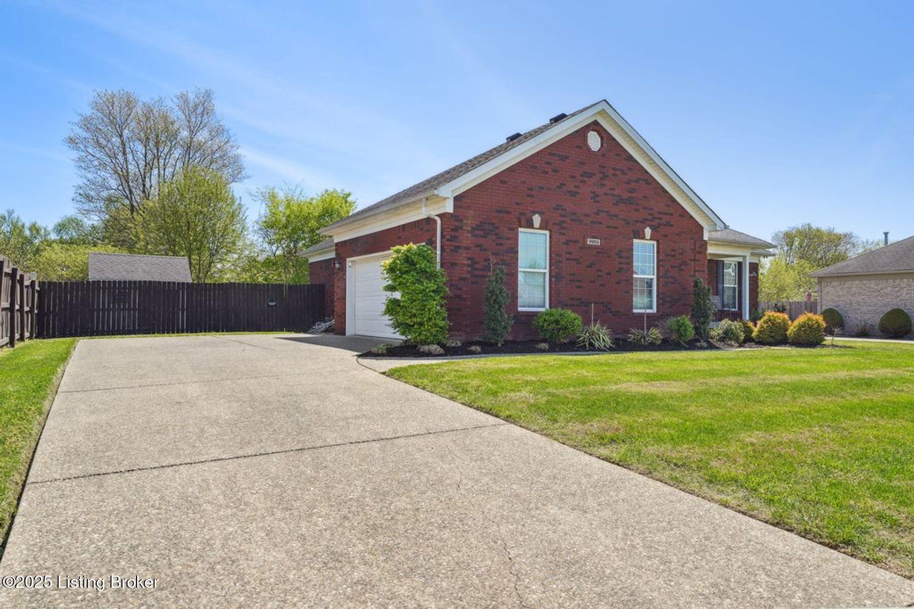 9903 Valley Farms Blvd, Louisville, Kentucky image 3