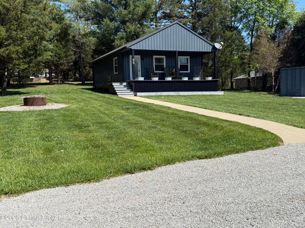 Photo of 161 Tomahawk Cir, Falls Of Rough, KY 40119 (MLS # 1717439)
