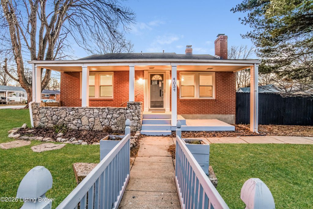 Photo of 4034 Franklin Ave, Louisville, KY 40213 (MLS # 1706962)