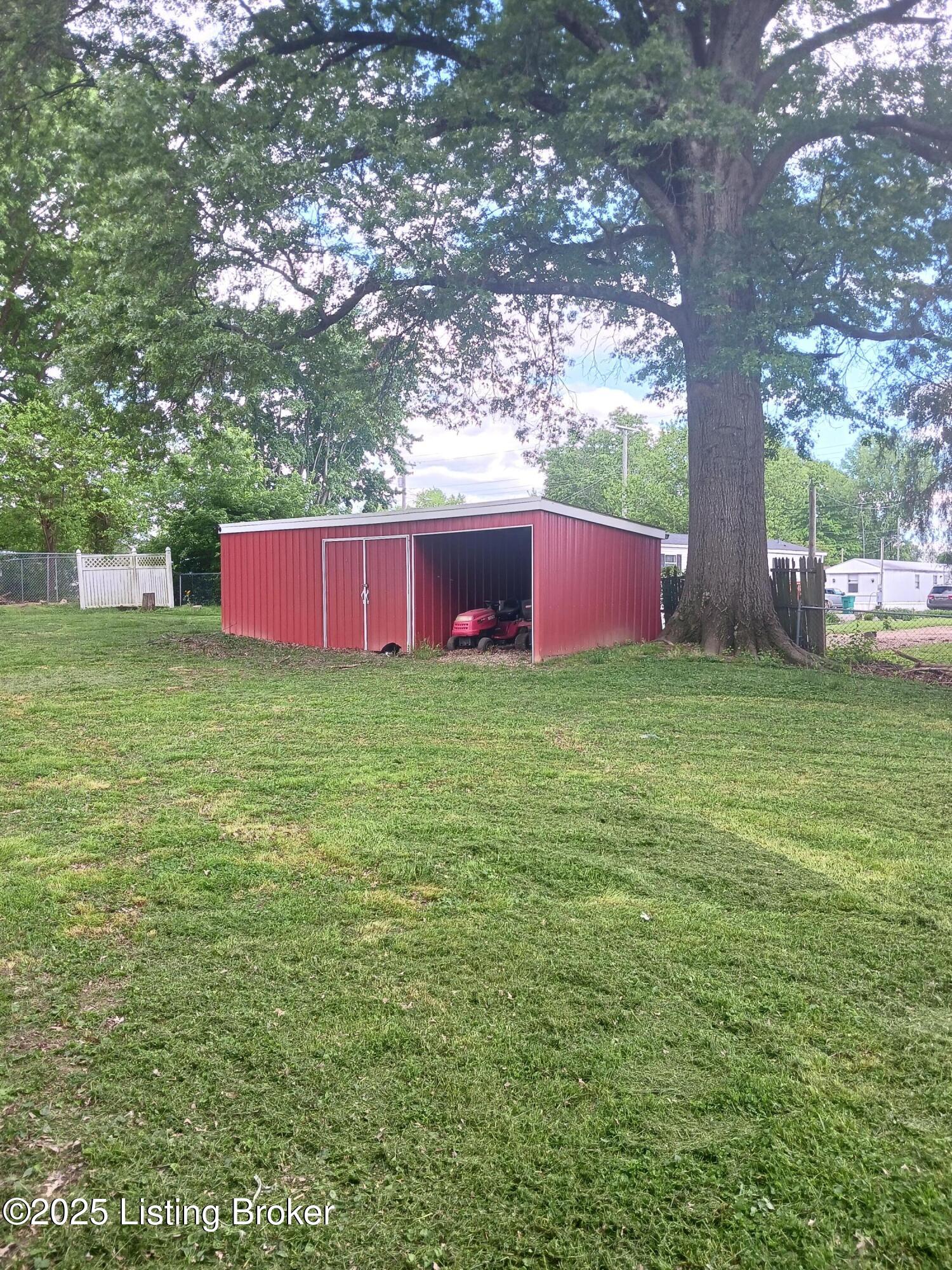 7702 Edna M Rd, Louisville, Pennsylvania image 5