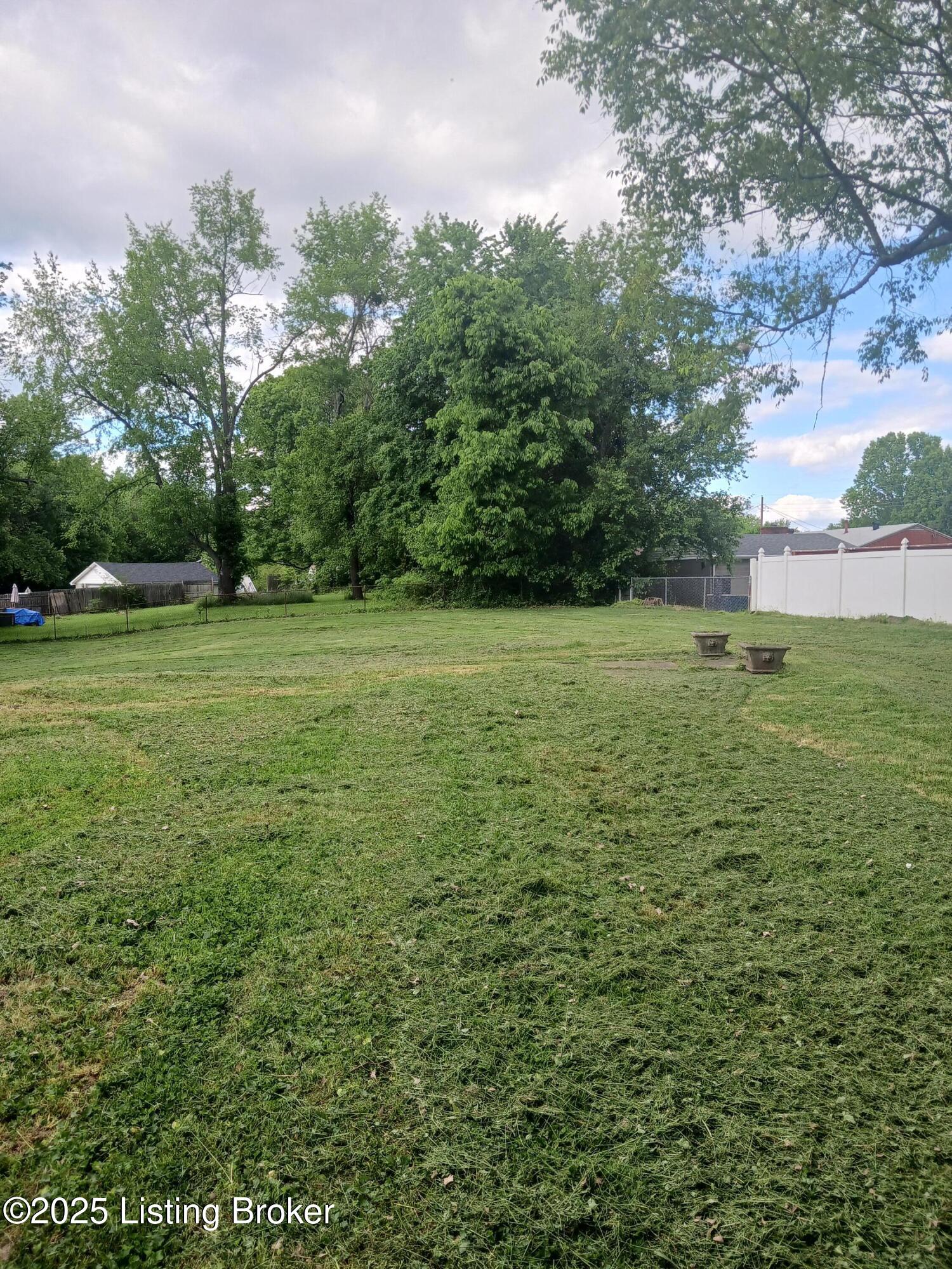 7702 Edna M Rd, Louisville, Pennsylvania image 6