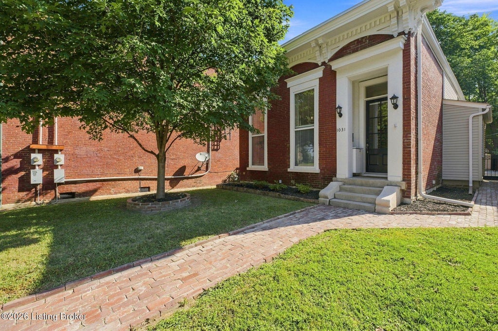 Photo of 1031 S 7th St, Louisville, KY 40203 (MLS # 1728518)