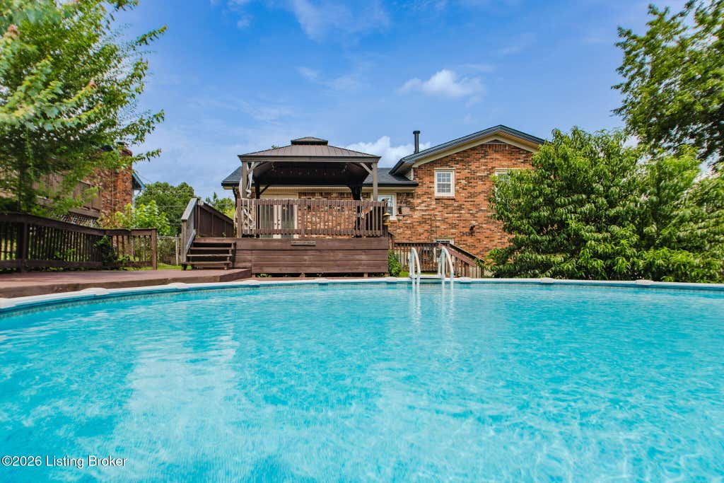 Photo of 4504 Freda Way, Louisville, KY 40272 (MLS # 1726506)
