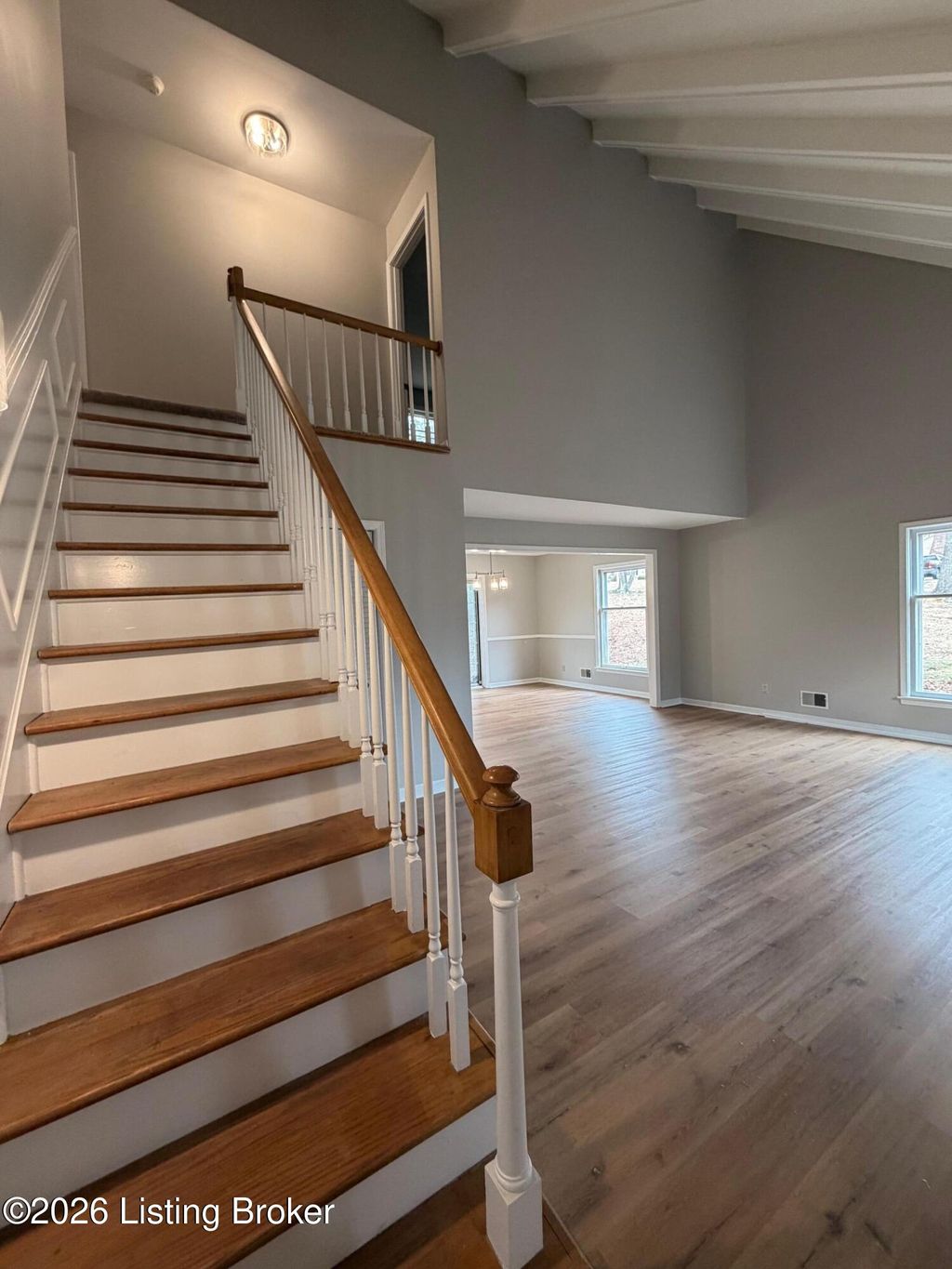 Photo of 634 Cherry Wood Dr, Elizabethtown, KY 42701 (MLS # 1709838)