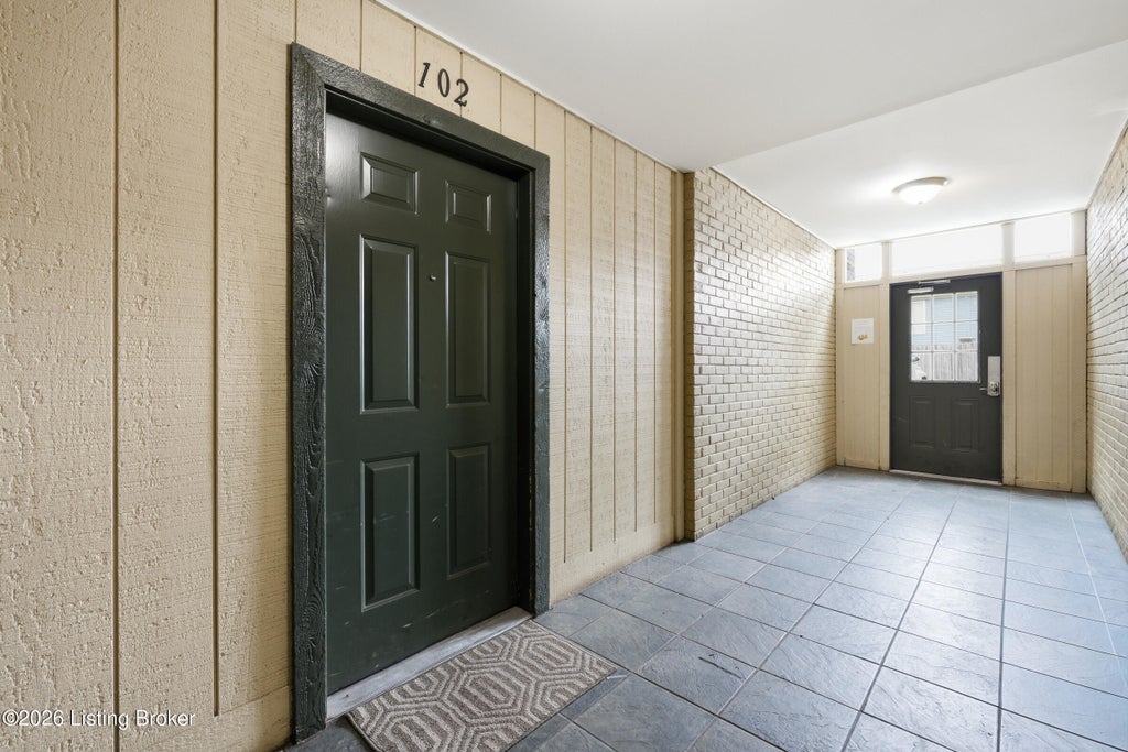 Photo of 4308 Wisteria Landing Cir #102, Louisville, KY 40218 (MLS # 1728181)