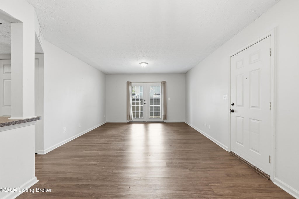 Photo of 4308 Wisteria Landing Cir #102, Louisville, KY 40218 (MLS # 1728181)