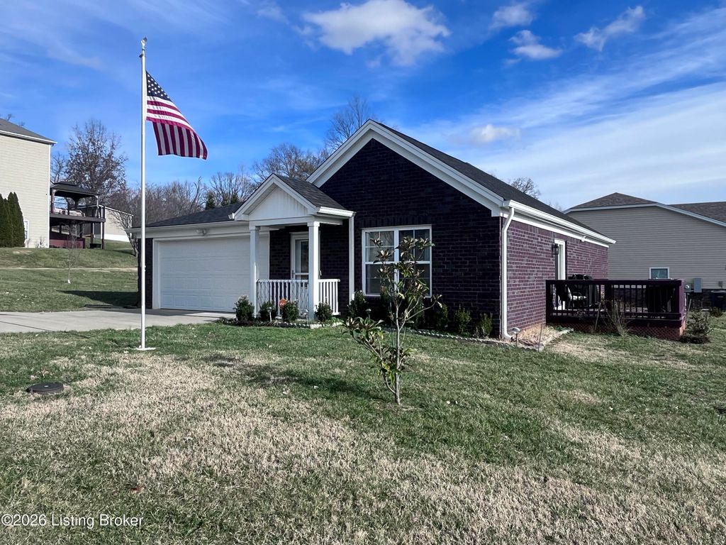 Photo of 154 Tuscany Ln, Vine Grove, KY 40175 (MLS # 1706715)