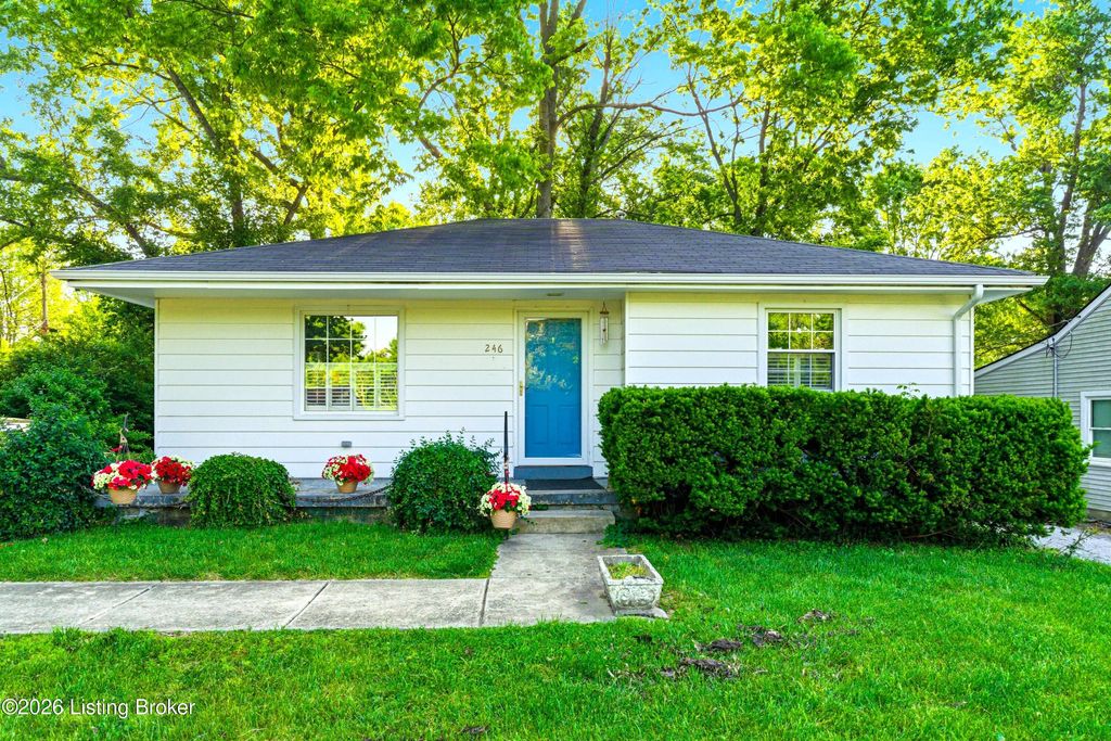 Photo of 246 Webbmont Cir, Shelbyville, KY 40065 (MLS # 1715669)