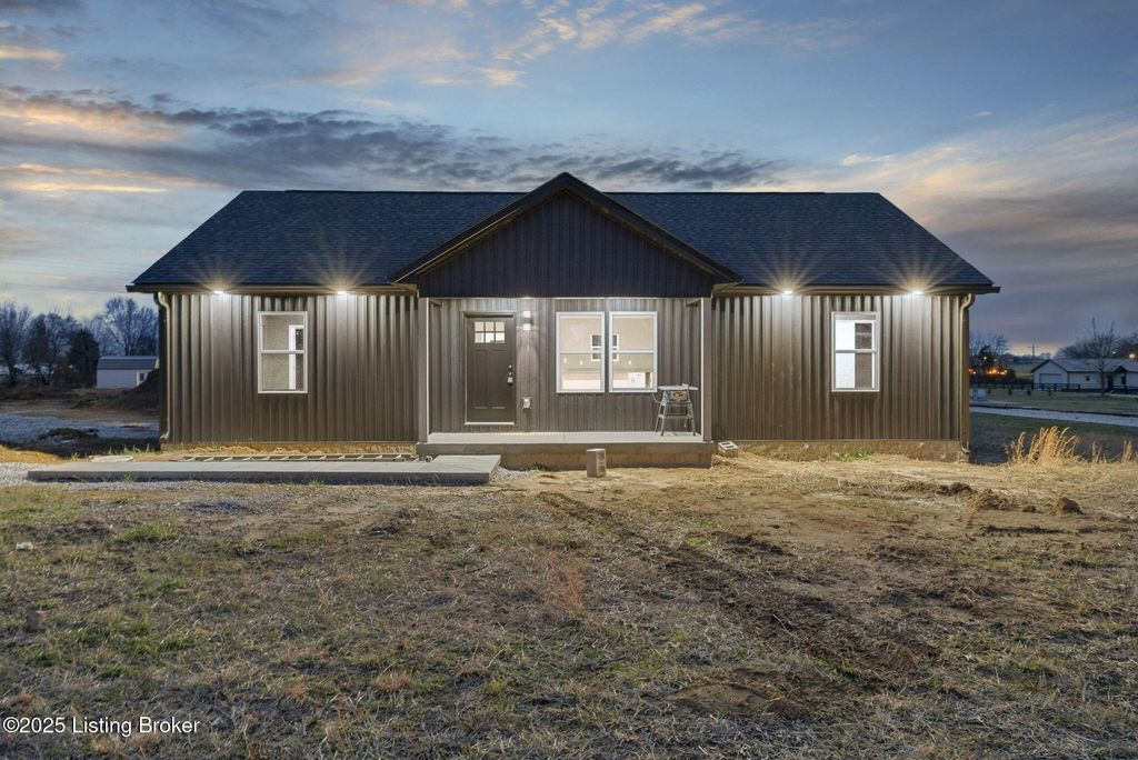 Photo of 35 Luke St, Clarkson, KY 42726 (MLS # 1705495)