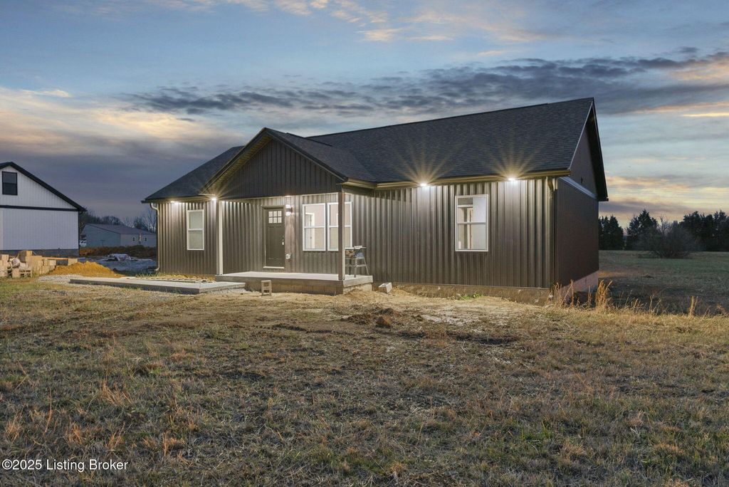 Photo of 35 Luke St, Clarkson, KY 42726 (MLS # 1705495)