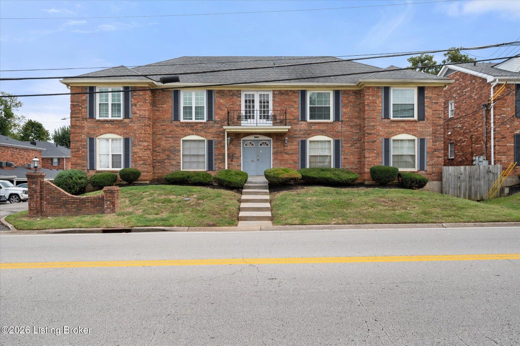 Photo of 1938 Goldsmith Ln #APT 3, Louisville, KY 40218 (MLS # 1732792)