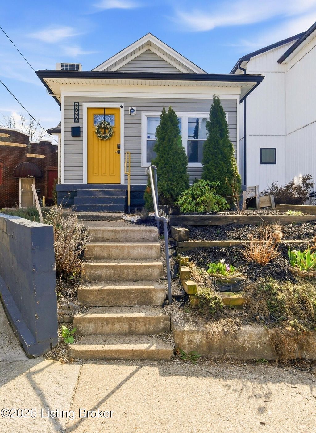 Photo of 1030 E Oak St, Louisville, KY 40204 (MLS # 1711120)