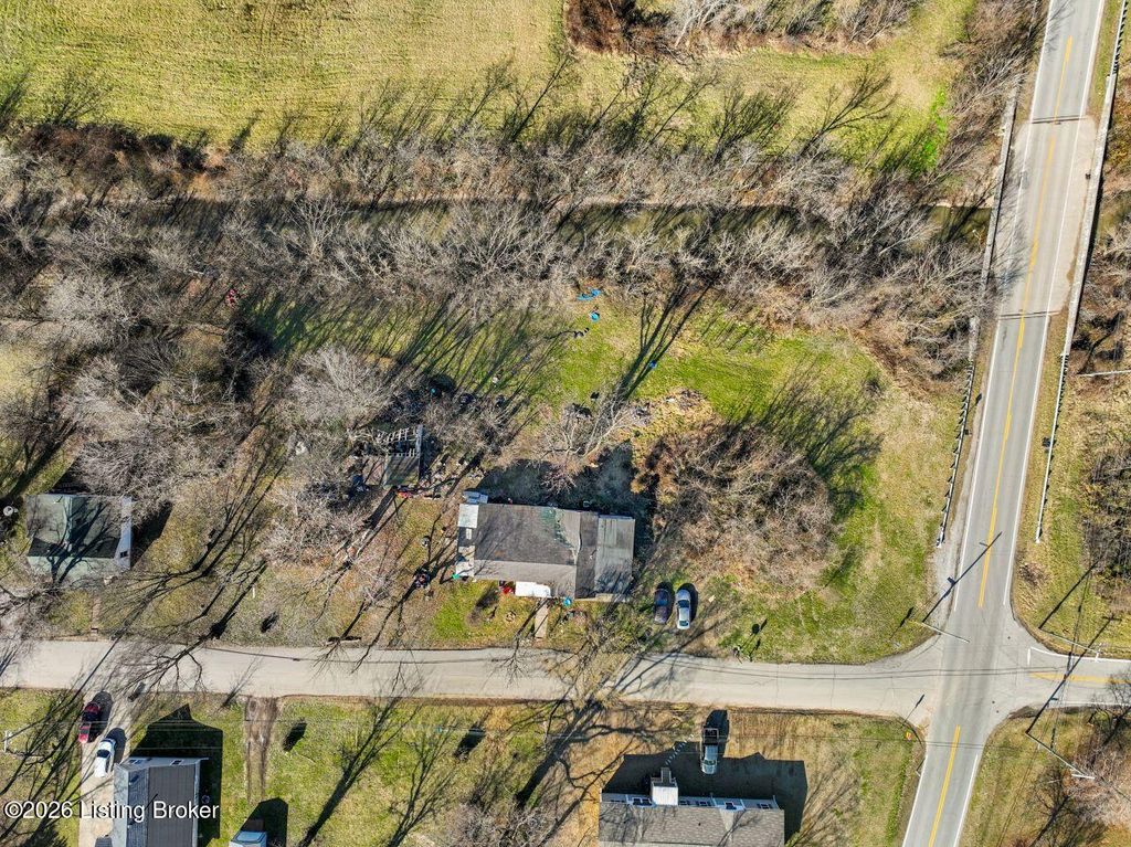 Photo of 13504 Bohannon Ave, Louisville, KY 40272 (MLS # 1711482)