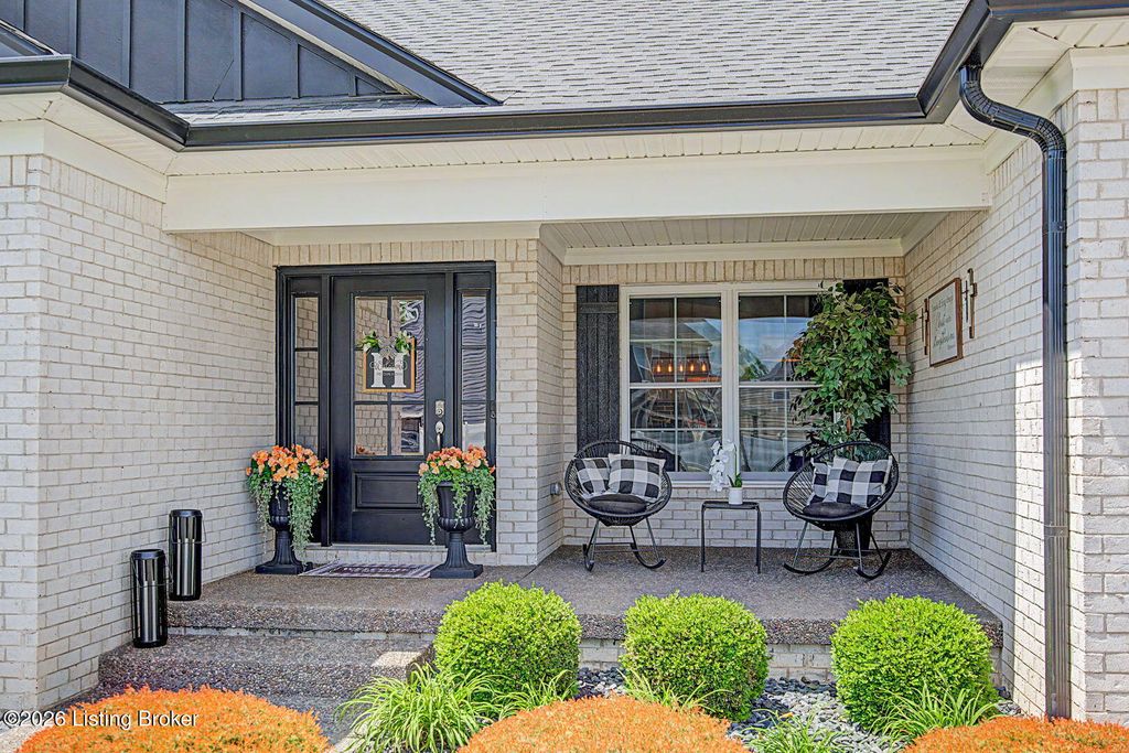 Photo of 115 Charleston Dr, Mt Washington, KY 40047 (MLS # 1717394)