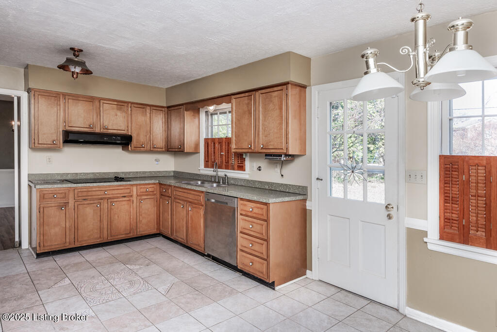 9007 Henry Clay Dr, Louisville, Kentucky image 9