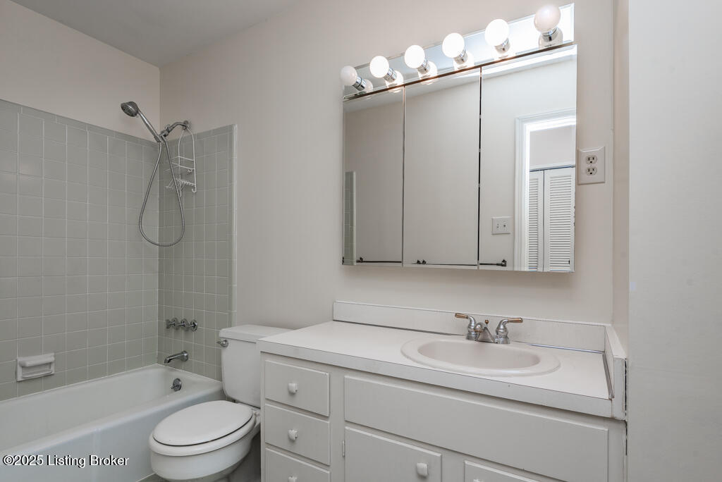 9007 Henry Clay Dr, Louisville, Kentucky image 22