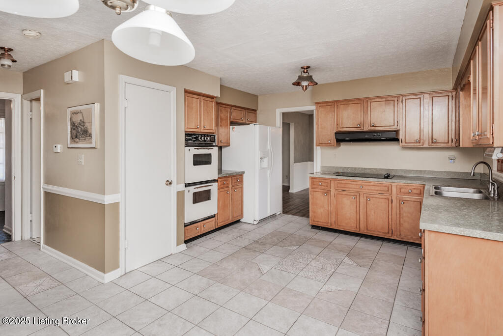 9007 Henry Clay Dr, Louisville, Kentucky image 11
