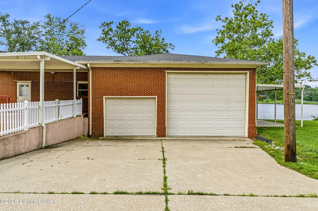 Photo of 1712 Bass Cir, La Grange, KY 40031 (MLS # 1718533)