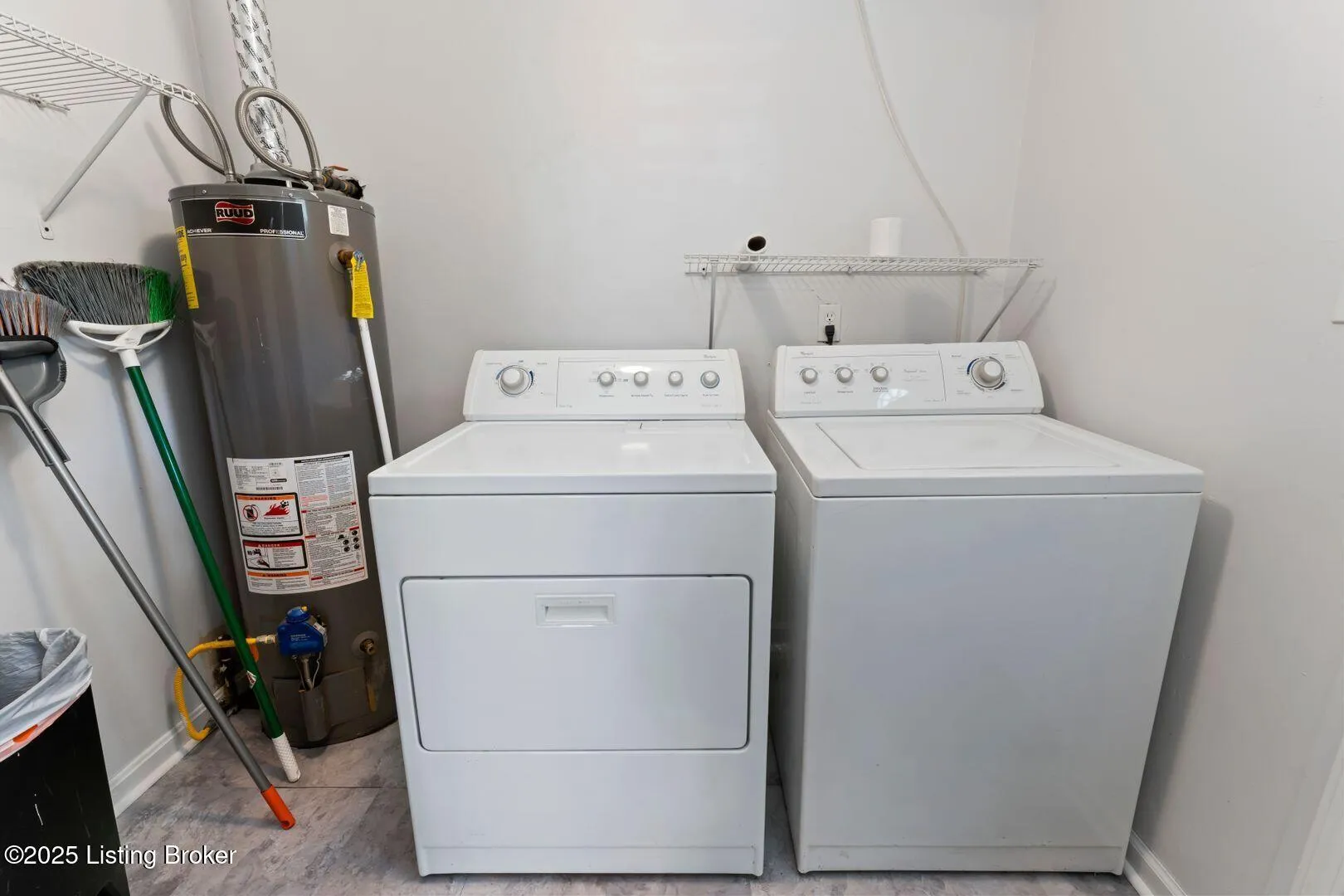 Louisville, Kentucky 40258, United States, 3 Bedrooms Bedrooms, ,1 BathroomBathrooms,Residential,Active,181025