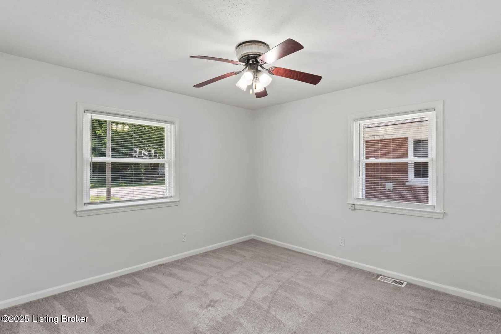 Louisville, Kentucky 40258, United States, 3 Bedrooms Bedrooms, ,1 BathroomBathrooms,Residential,Active,181025