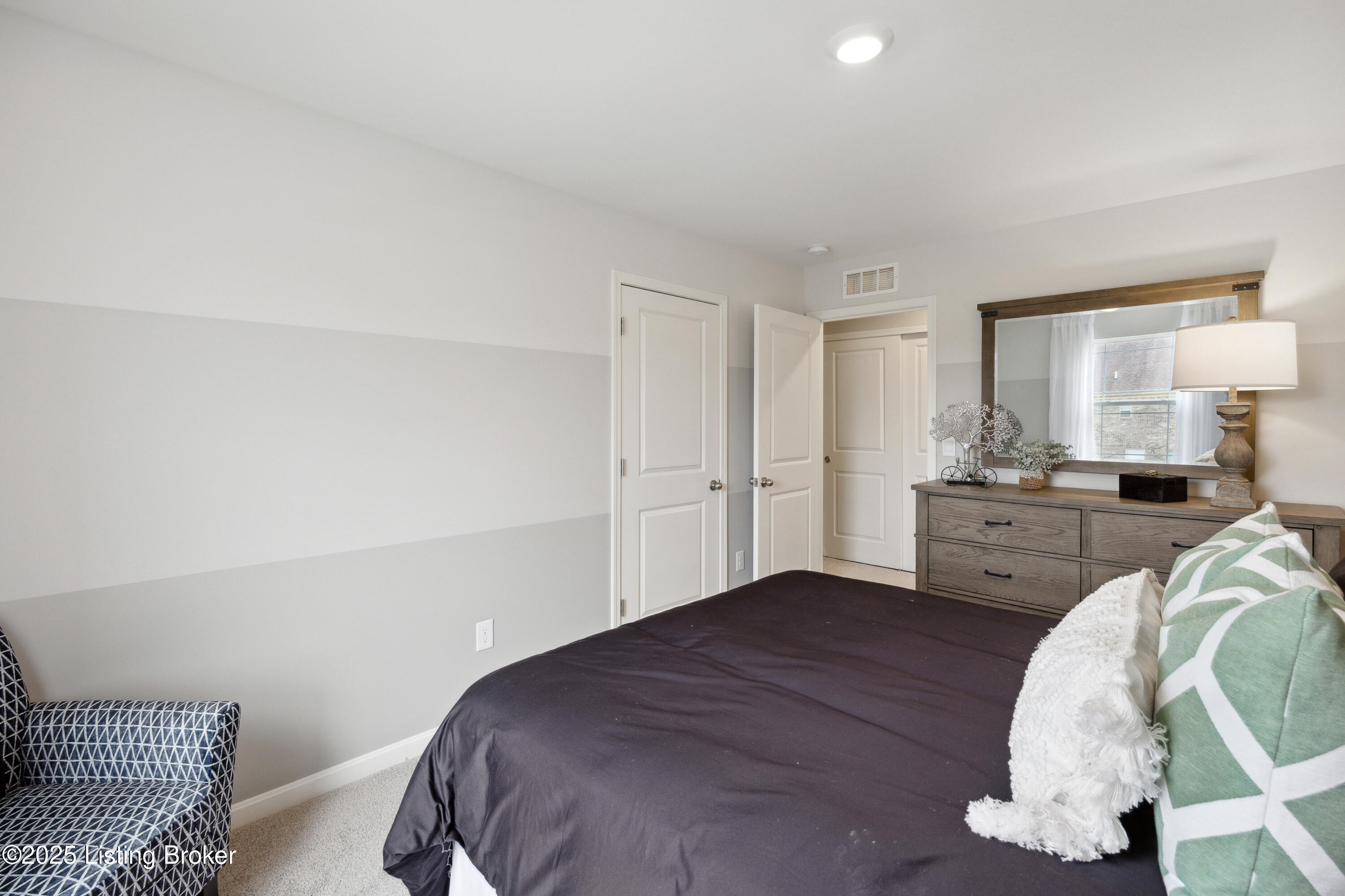11033 Pheasant Hill Cir, Louisville, Kentucky image 36