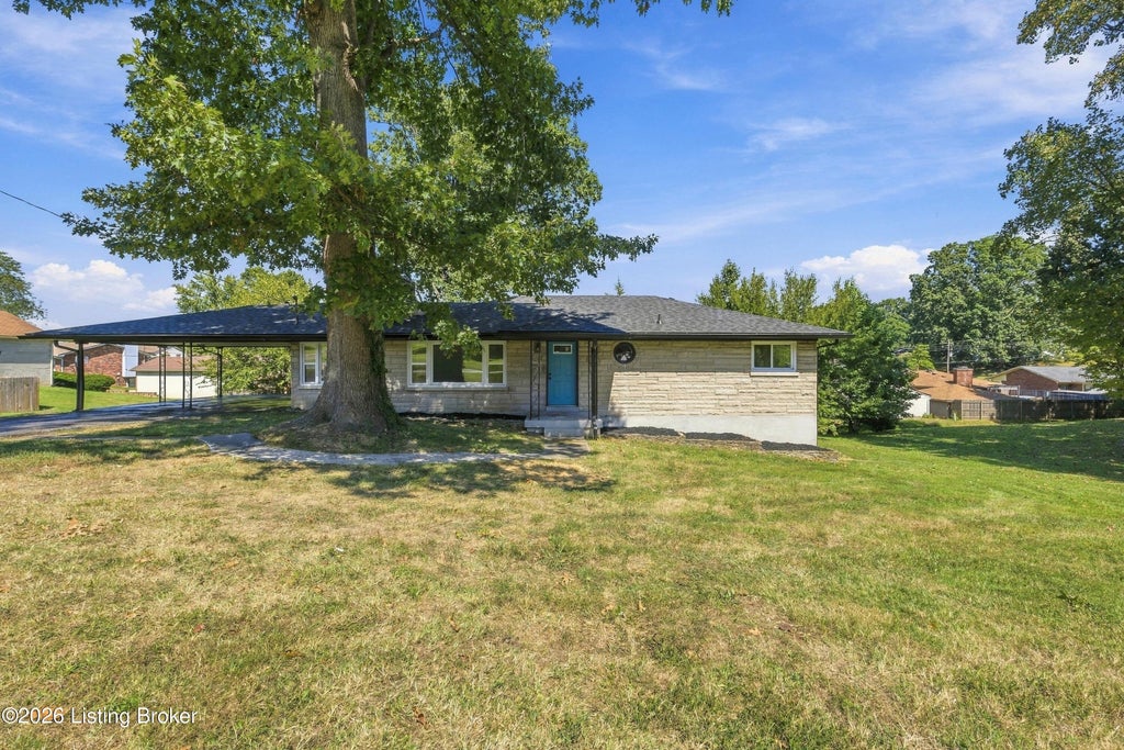 Photo of 811 Gagel Ave, Louisville, KY 40216 (MLS # 1729530)
