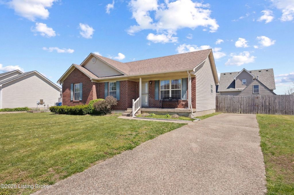 Photo of 248 Pagoda Ct, Shepherdsville, KY 40165 (MLS # 1713674)