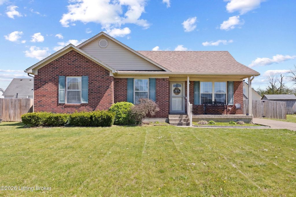 Photo of 248 Pagoda Ct, Shepherdsville, KY 40165 (MLS # 1713674)