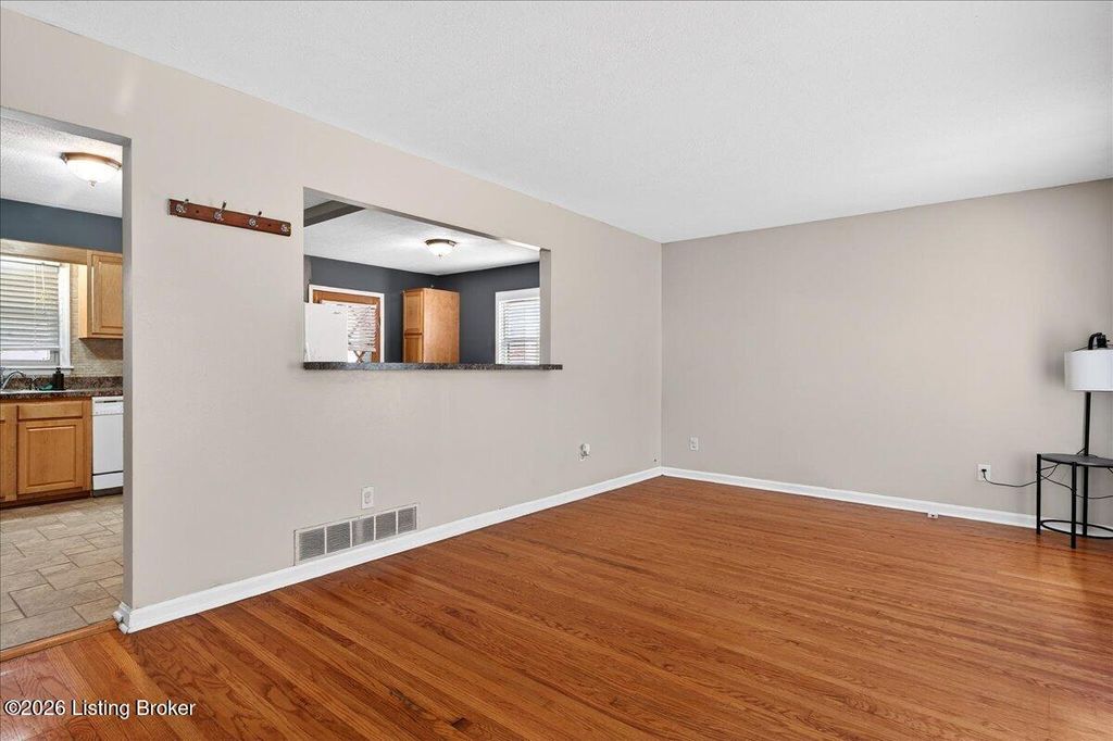 Photo of 7618 Greenfield Ave, Louisville, KY 40214 (MLS # 1713054)