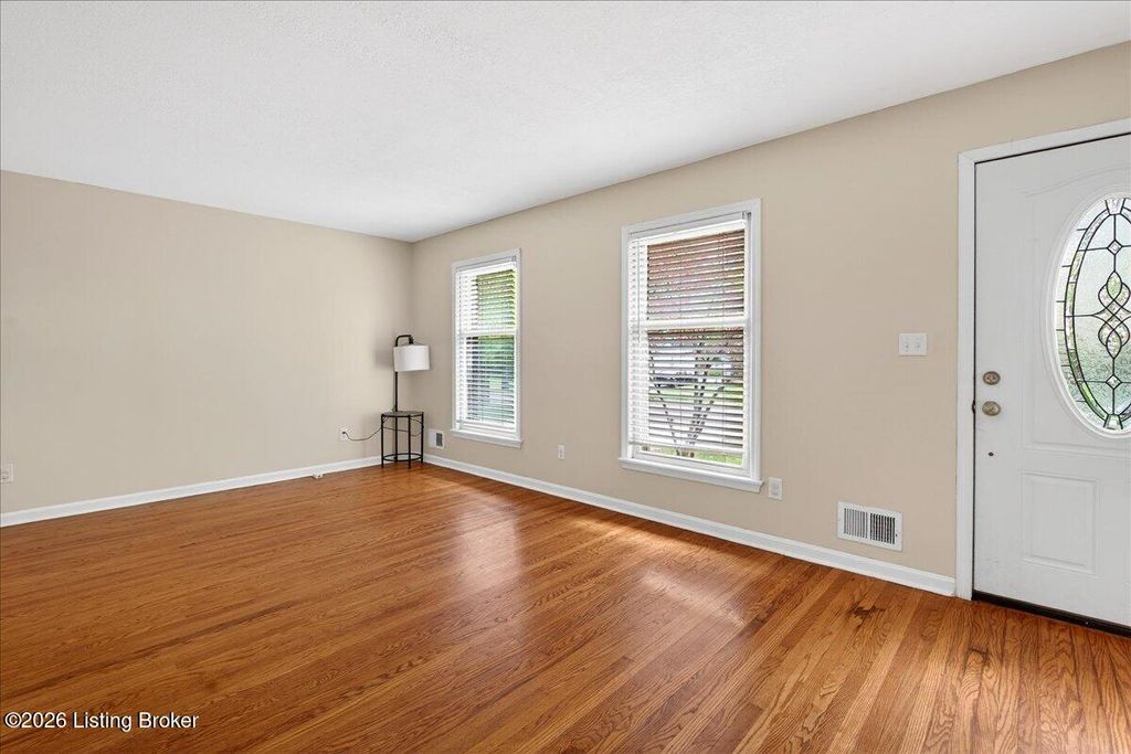 Photo of 7618 Greenfield Ave, Louisville, KY 40214 (MLS # 1713054)