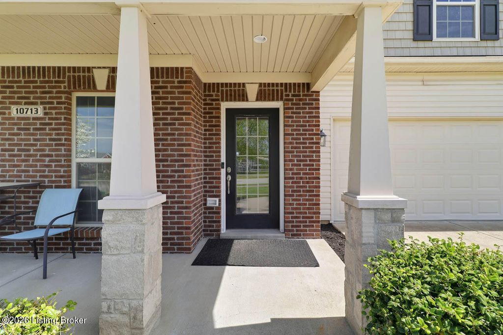 Photo of 10713 Evanwood Dr, Louisville, KY 40228 (MLS # 1713891)