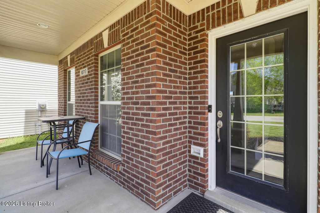 Photo of 10713 Evanwood Dr, Louisville, KY 40228 (MLS # 1713891)