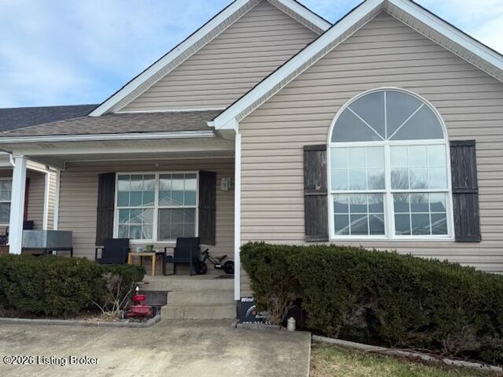 Photo of 5224 Cypress Ct, Shelbyville, KY 40065 (MLS # 1707266)
