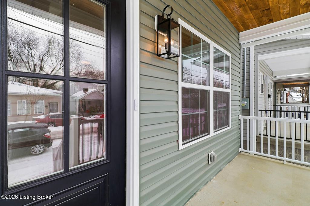 Photo of 719 E Caldwell St, Louisville, KY 40203 (MLS # 1708457)