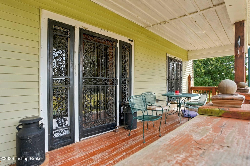 Photo of 282 Clear Creek Rd, Eminence, KY 40019 (MLS # 1730944)