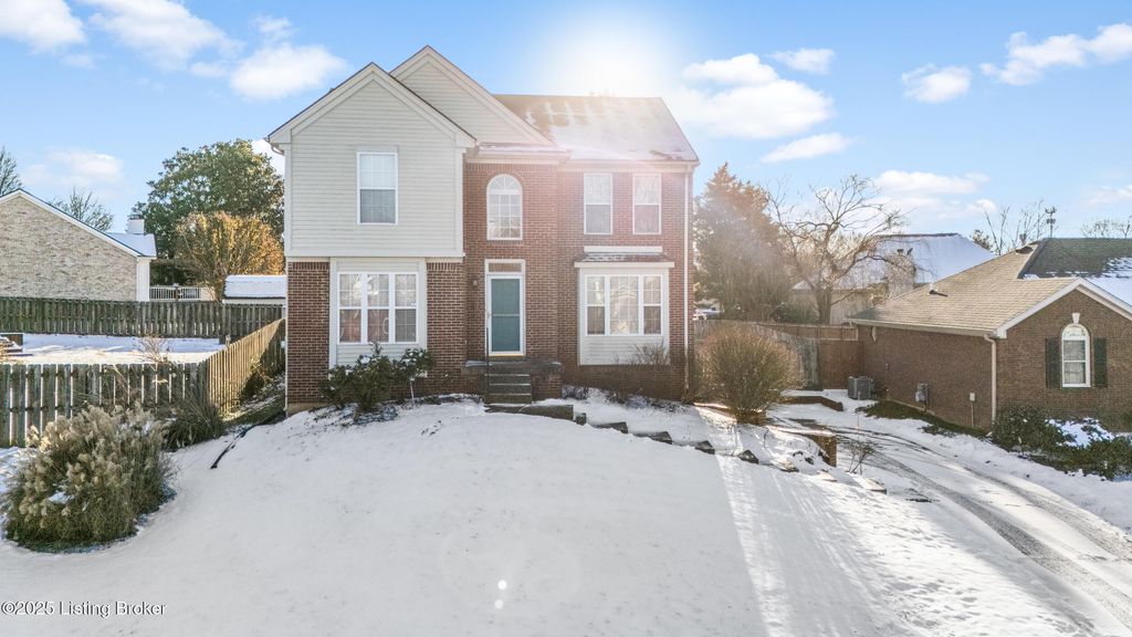 Photo of 3102 Binnacle Pl, Louisville, KY 40220 (MLS # 1705635)