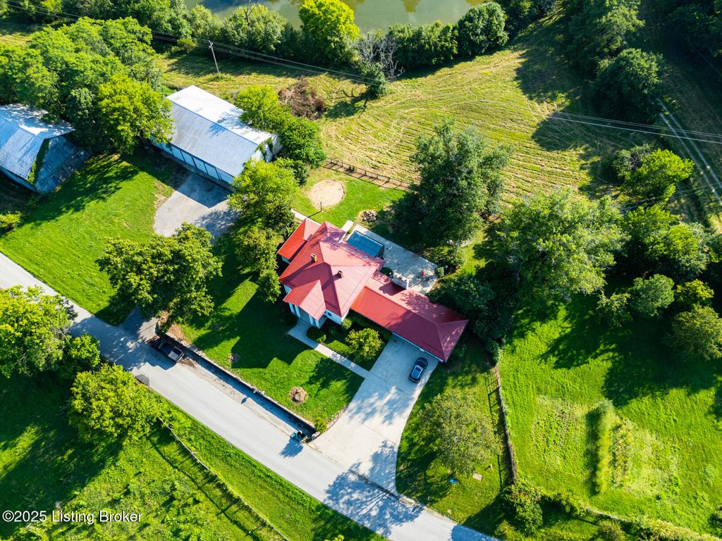 Photo of 1481 Rockbridge Rd, Shelbyville, KY 40065 (MLS # 1695537)