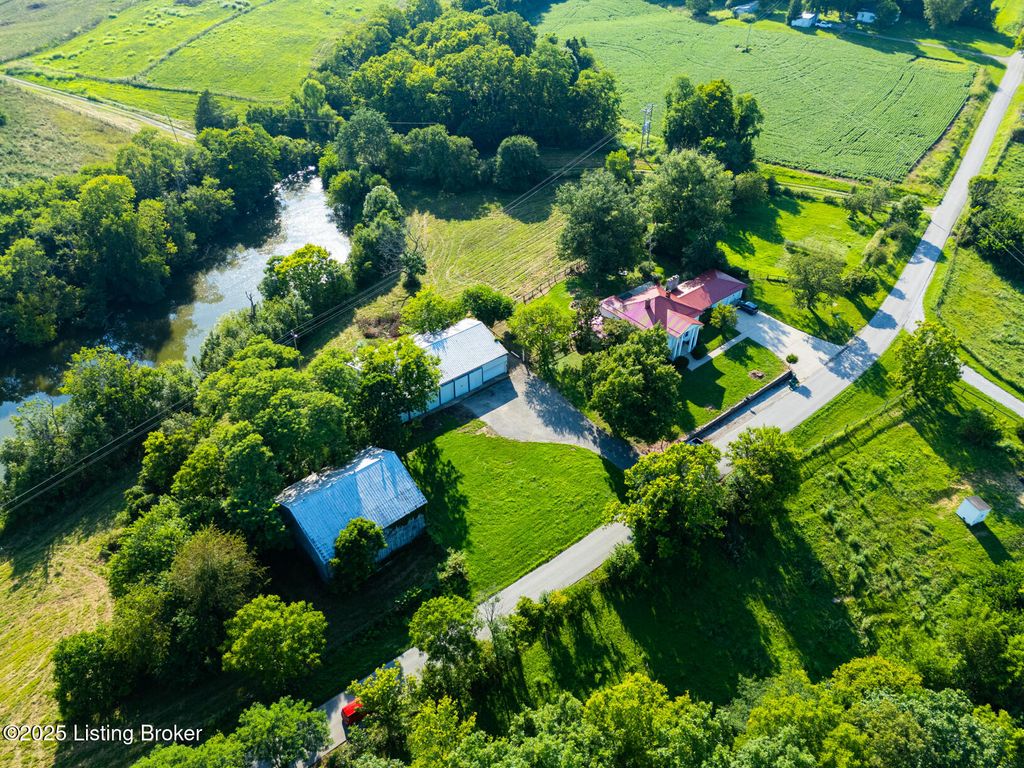 Photo of 1481 Rockbridge Rd, Shelbyville, KY 40065 (MLS # 1695537)