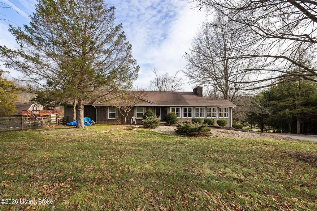 Photo of 1405 Robertson Dr, Crestwood, KY 40014 (MLS # 1709121)