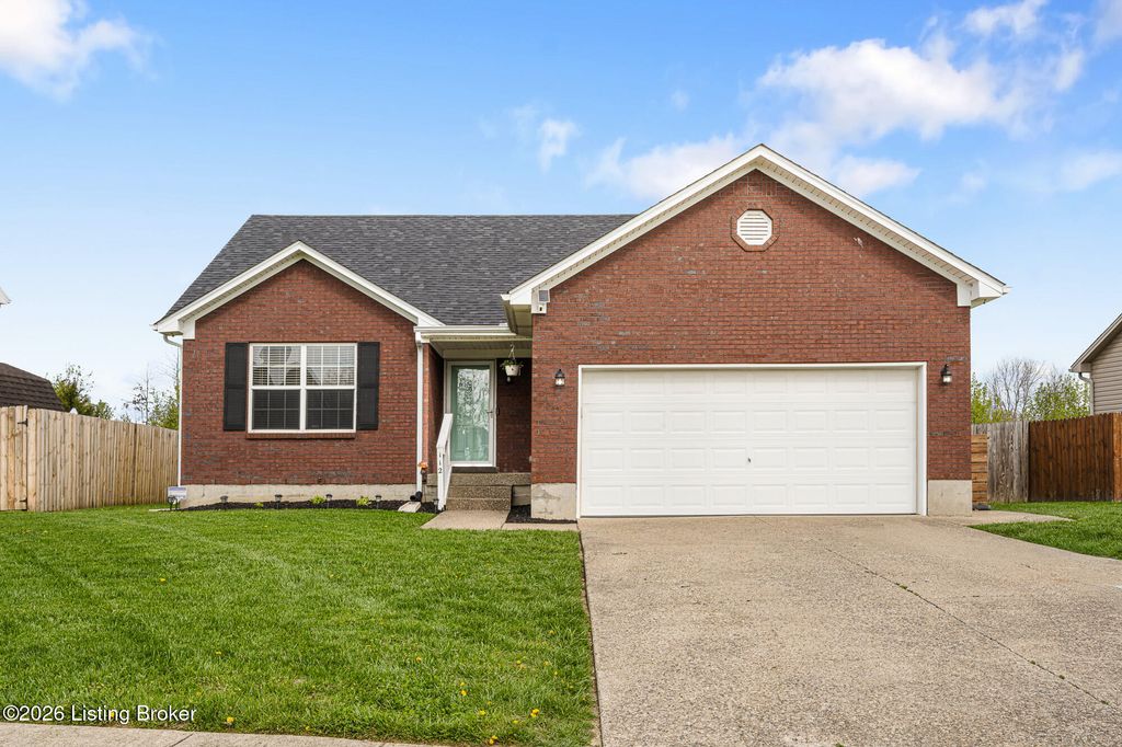 Photo of 112 Red Oak Dr, Shepherdsville, KY 40165 (MLS # 1717816)