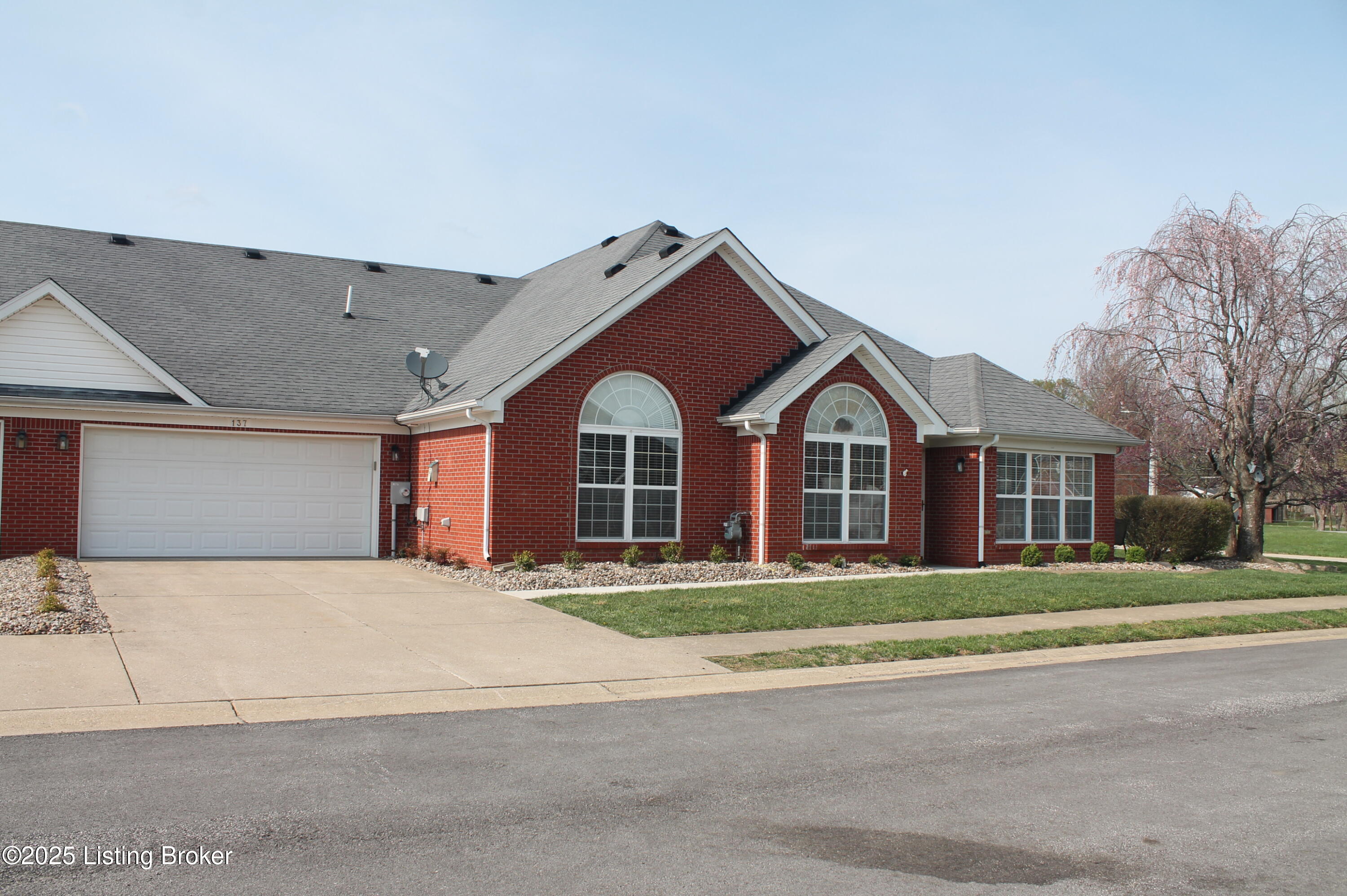 137 Woodpointe Ct, Mt Washington, Kentucky image 2
